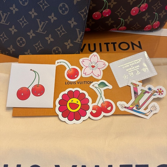 Louis Vuitton X Takashi Murakami Neverfull w/ Wallet Cherry 2025 M13263 - NEW - Picture 2 of 12